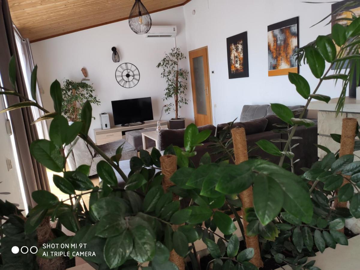 Apartment Burich Макарська Екстер'єр фото