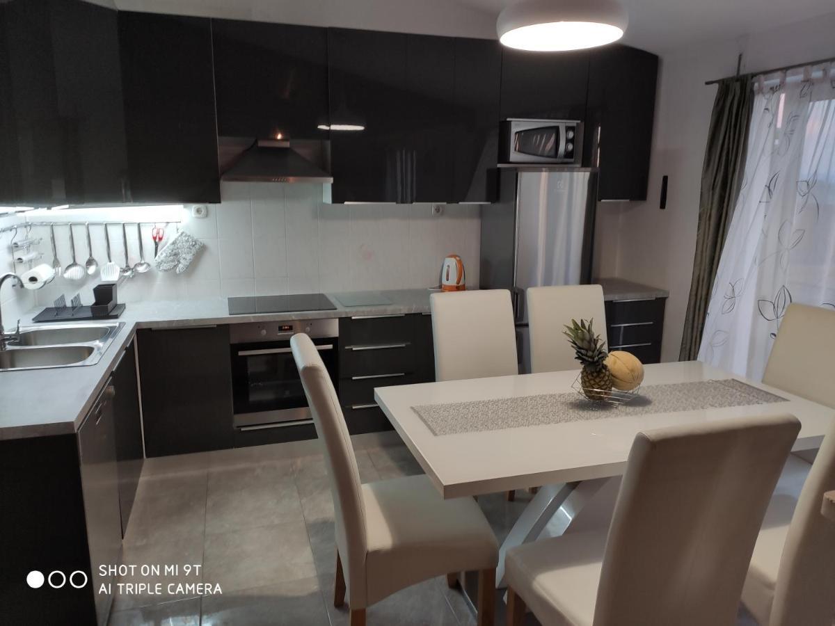 Apartment Burich Макарська Екстер'єр фото