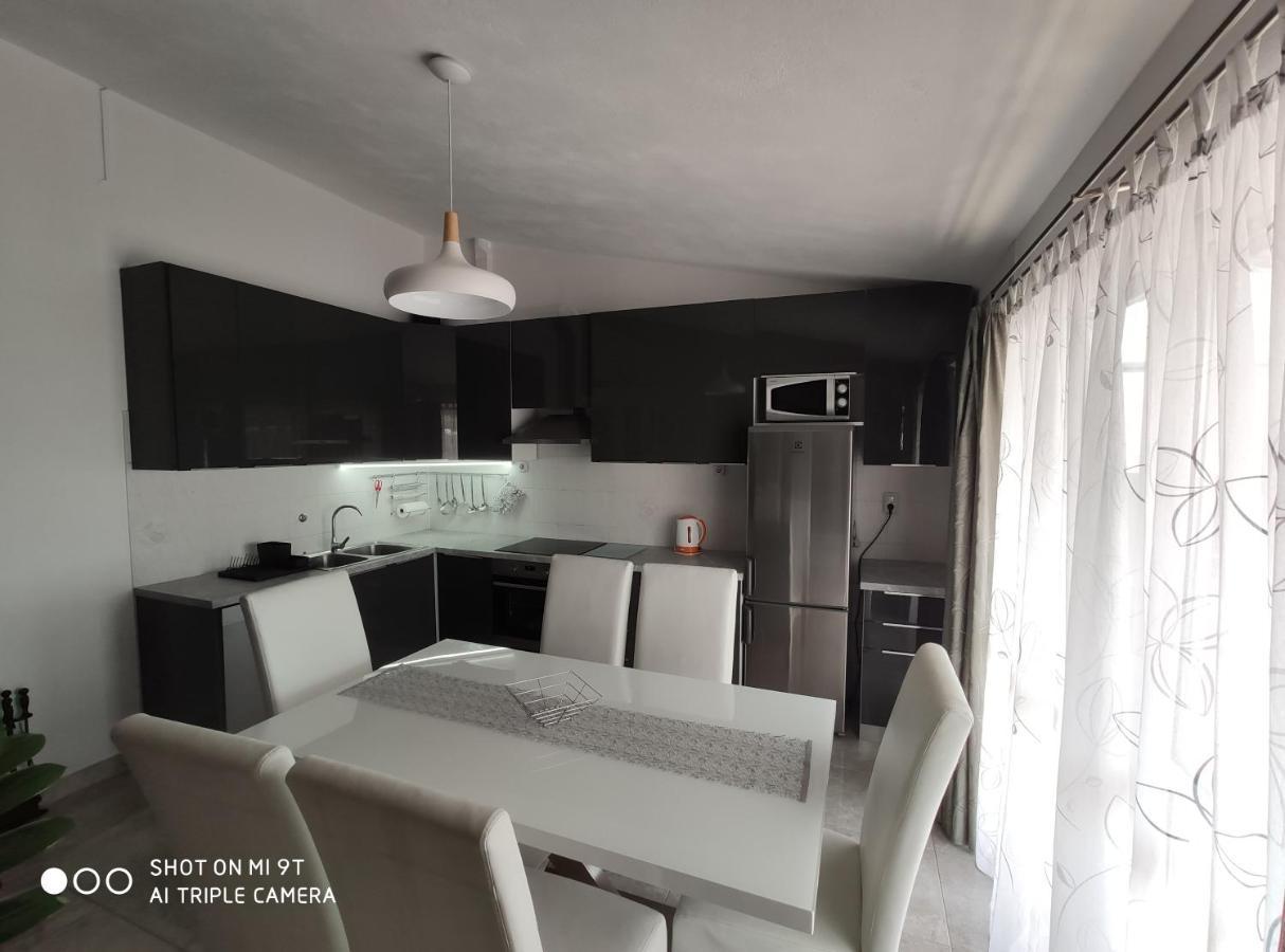 Apartment Burich Макарська Екстер'єр фото