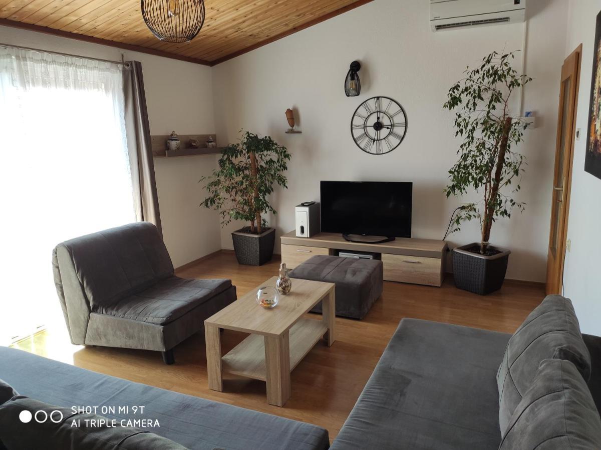 Apartment Burich Макарська Екстер'єр фото