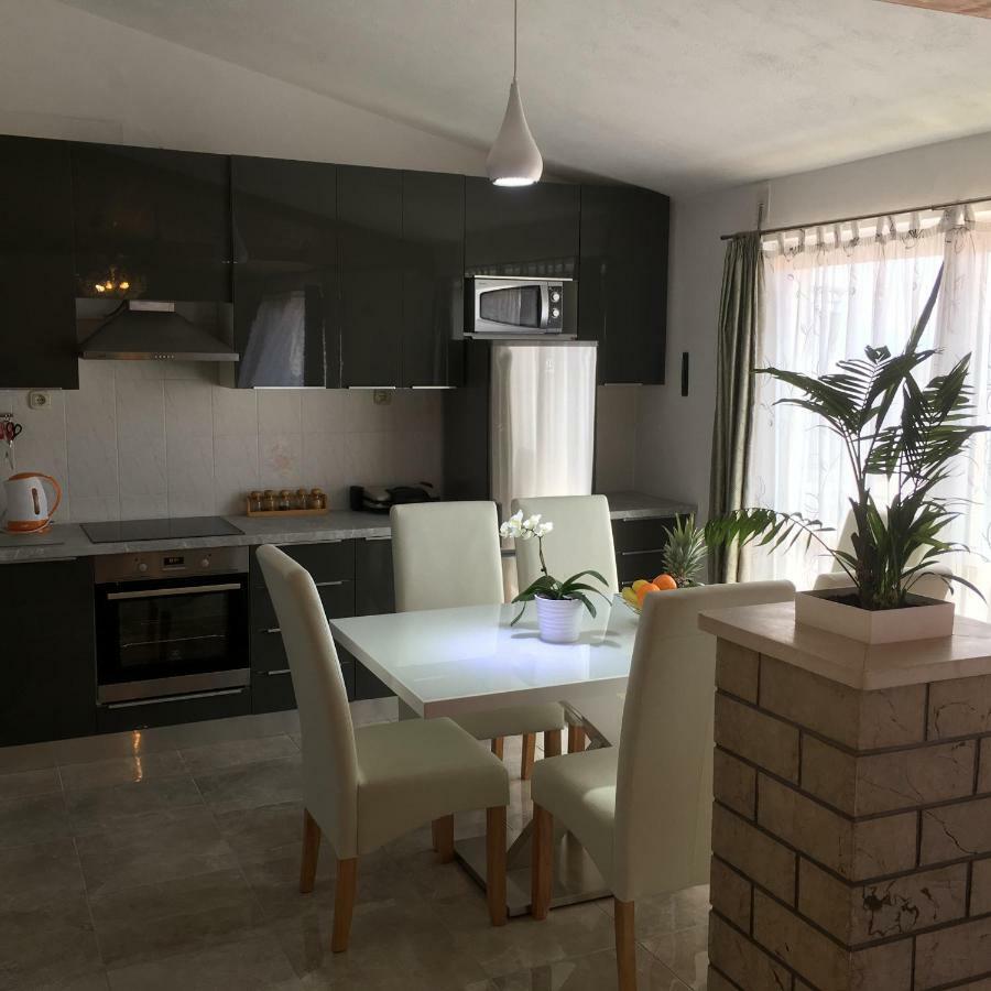 Apartment Burich Макарська Екстер'єр фото