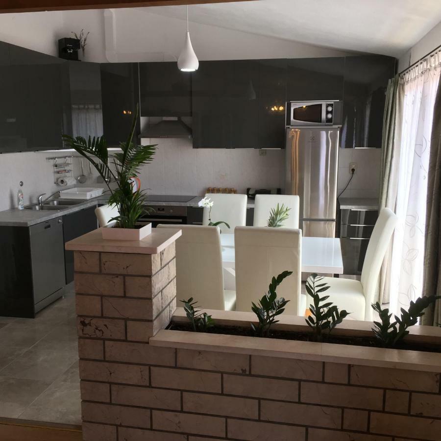 Apartment Burich Макарська Екстер'єр фото